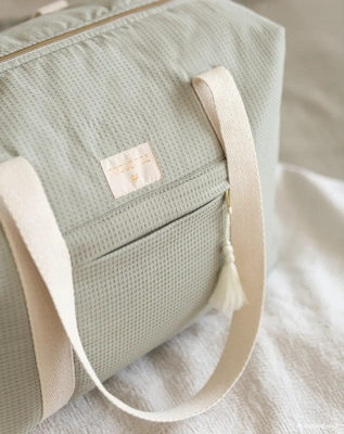 6---opera-waterproof-maternity-bag-laurel-green-nobodinoz-4-v-8435574919229_1