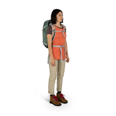 7---hikelite26l_s23_body1_pineleafgreen