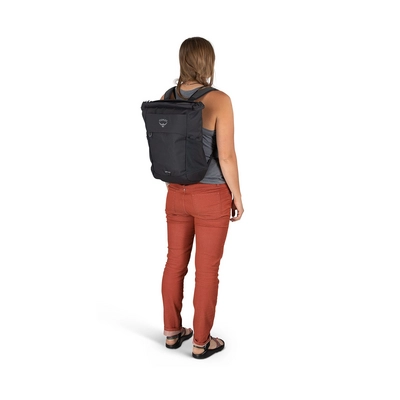 4---daylitetotepack_s21_body3_black_2_2