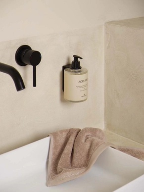 Paris liquid soap - Cyra wall bracket - London towel