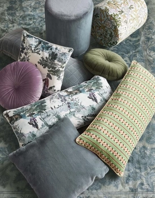 ophelia_pouf_hazy_blue_100976_568_lr_s2_p