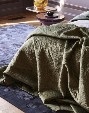 7---flora_carpet_nightblue_101270_169_lr_s5_p