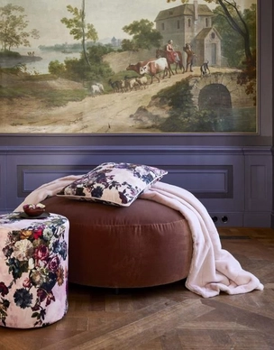 karli_pouf_darling_pink_101308_518_lr_s2_p