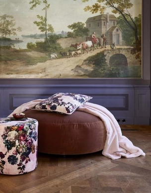 karli_pouf_darling_pink_101308_518_lr_s4_p