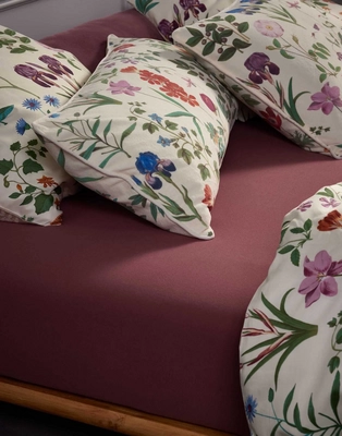 4---marigold_cushion_large_vanilla_101839_292_lr_s2_p