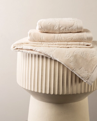 3---Rosie_Guest_towel_Vanilla_101842_292_LR_S1_P