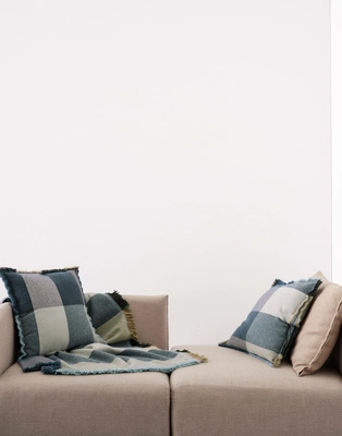 Eryk_Cushion_Space_blue_101909_677_LR_S2_P