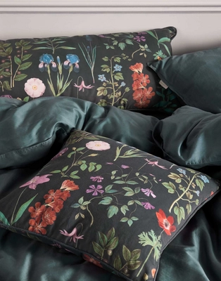 marigold_cushion_slate_grey_101838_662_lr_s1_p