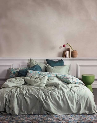 aleste_cushion_surf_green_101923_667_lr_s1_p