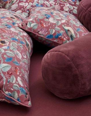 aleste_cushion_mauve_101923_293_lr_s2_p