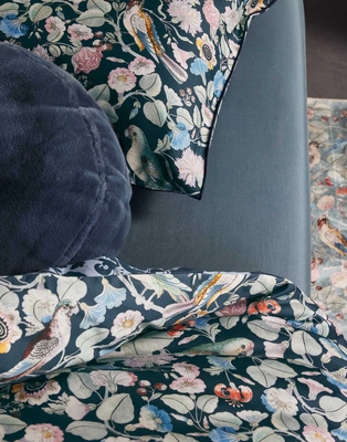 mads_furry_cushion_stormy_grey_101274_678_lr_s1_p