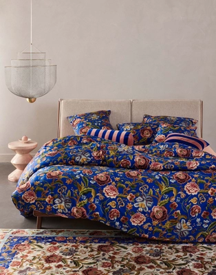 3---Roselina_Cushion_698-Ultra_marine_102243_698_LR_S1_P
