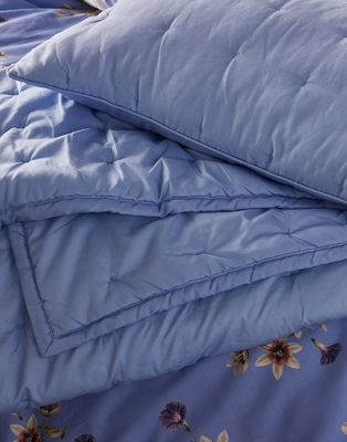 3---Ruth_Cushion_Lavender_blue_102259_687_LR_S1_P