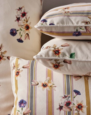 Fiora_Cushion_Vanilla_102334_292_LR_S1_P