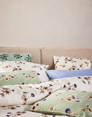 3---Fiora_Cushion_Subtle_green_102334_679_LR_D1_P