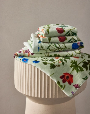 3---Marigold_Guest_towel_Surf_green_101840_667_LR_S1_P