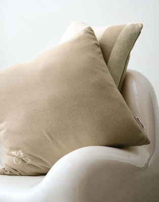 Statement_Cushion_Dark_Sand_102269_612_LR_S1_P