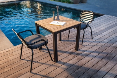 4---tuinset-arashi-met-tuinstoel-tomo-black-modern-aluminium_1043x696