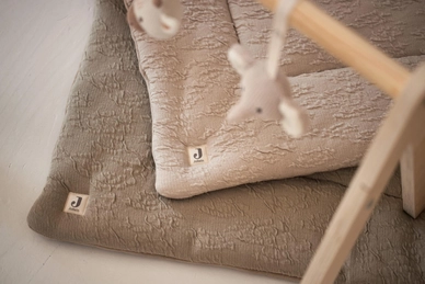 2---017-512-67051-Jollein-Boxkleed-Soft-Waves-Nougat-8717329376144-5-scaled