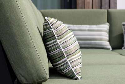 2---Apple_Bee_Decoration-Pillows-006-1024x690 (1)