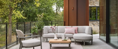 3---AppleBee_2025_Maui_taupe_Lounge_Amb_HR_-1280x530 (2)