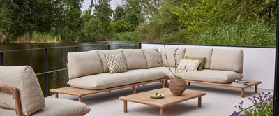 7---AppleBee_2025_Sling_CottonFlower_Amb_HR_3-1280x530 (1)