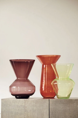 6---Vase-thickneck-darkpurple_05_mood