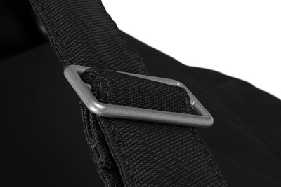 3---fatboy-buggle-up-black-1920x1280-closeup-05-102370