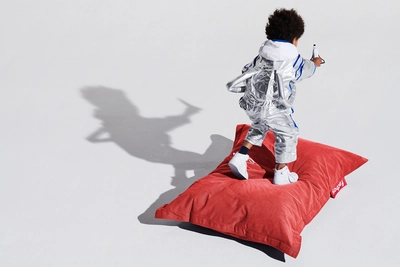 3---fatboy-junior-beanbag-stonewashed-red-1920x1280-masterpiece-02-102330