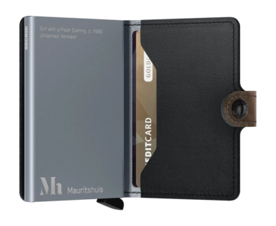 3---ORIGINAL_JPG-Art - Miniwallet - Pearl Earring - Expl
