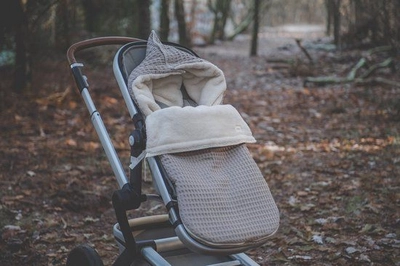 2---koeka_voetenzak_buggy_wafel_teddy_oslo_clay-pebble_sfeer_1