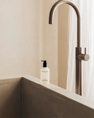 2---8718546669842BodyWashLemonNotes300mlmoodshot1768x960