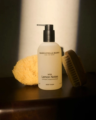 3---BodywashLemonnotes300ml768x960