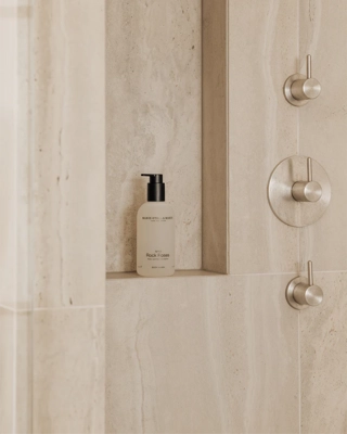 8718546669903BodyWashRockRoses300mlmoodshot1768x960