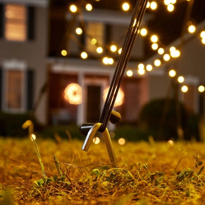 peg-close-up-night_2cabf9c0-6271-49d5-84dc-b97f2d83d05a