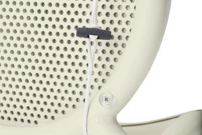4---fatboy-toni-chair-pillow-natural-white-1920x1280-close-up-05-104024