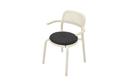 3---fatboy-toni-chair-pillow-thunder-grey-1920x1280-close-up-04-104468