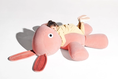 fatboy-co9-xs-teddy-cheeky-pink-1920x1280-masterpiece-03-105047