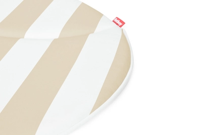 3---fatboy-netorious-pillow-stripe-sandy-beige-1920x1280-closeup-05-105380