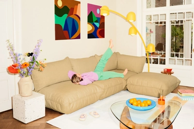3---fatboy-sumo-hocker-honey-1920x1280-ambiance-08-105497