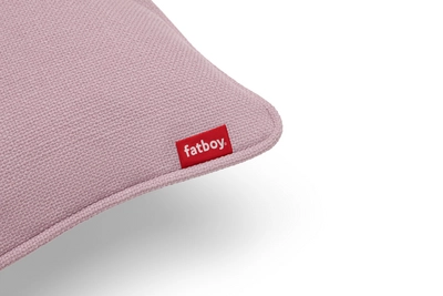3---fatboy-puff-weave-pillow-bubble-pink-1920x1280-closeup-05-105508