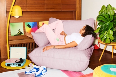 2---fatboy-sumo-armrest-outfit-bubblepink-1920x1280-ambiance-02-105578