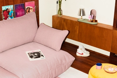 3---fatboy-sumo-armrest-outfit-bubblepink-1920x1280-ambiance-07-105578