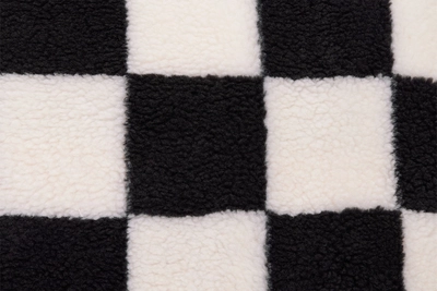 7---fatboy-square-pillow-teddy-chess-black-ecru-1920x1280-closeup-06-106222