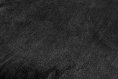 5---fatboy-recycled-king-pillow-velvet-black-1920x1280-closeup-07-107077