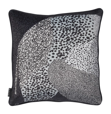 MO Dwarf Rhino Cushion_Black_UV_UV_50x50_11-_no-bg
