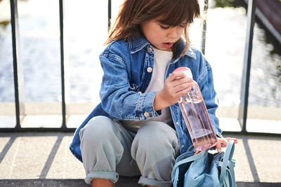 5---lifestyle_images-1074500_mood10_waterbottlepopup