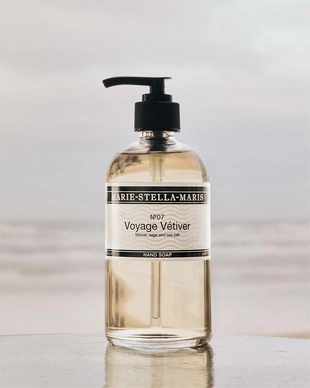 3---8720701162280 Hand Soap Voyage Vétiver 250 ml moodshot 2 768x960
