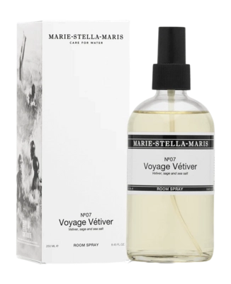 2---8720701162341RoomSprayVoyageVetiver250mlsecondary_primarypackshot768x960-_no-bg