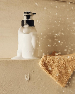 8720701163898FoamingBodyWashBottle325mlcampaignshot1768x960